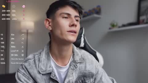 Snapshot of hey_cesard chatting on 18, 9, 2025 hey_cesard online show from 18, 9, 2025