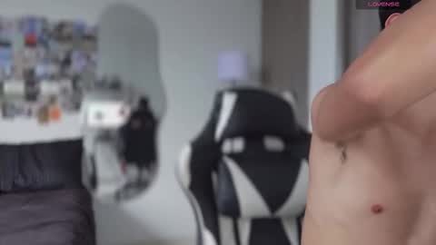 Snapshot of hey_cesard chatting on 22, 9, 2025 hey_cesard online show from 22, 9, 2025