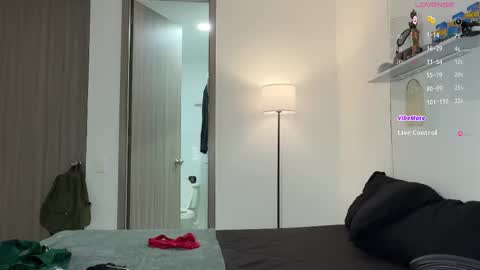 Snapshot of hey_cesard chatting on 10, 10, 2025 hey_cesard online show from 10, 10, 2025