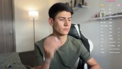 Snapshot of hey_cesard chatting on 24, 10, 2025 hey_cesard online show from 24, 10, 2025