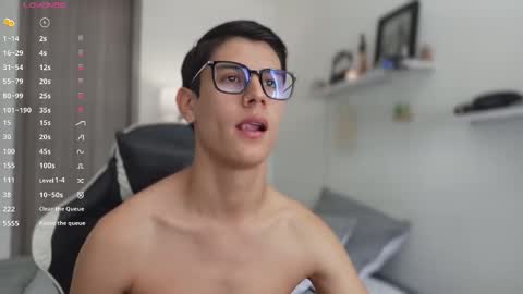 Snapshot of hey_cesard chatting on 15, 12, 2025 hey_cesard online show from 15, 12, 2025