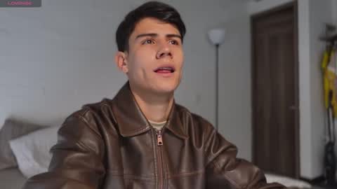 Snapshot of hey_cesard chatting on 25, 3, 2026 hey_cesard online show from 25, 3, 2026