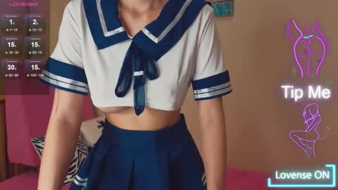 Snapshot of heyitsnaomi chatting on 4, 12, 2025 Naomi online show from 4, 12, 2025