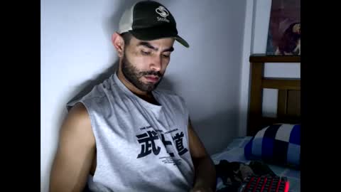 Snapshot of hideonbush051 chatting on 28, 9, 2025 hideonbush online show from 28, 9, 2025