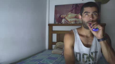 Snapshot of hideonbush051 chatting on 10, 10, 2025 hideonbush online show from 10, 10, 2025