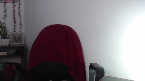 hilaril18 online show from 6, 8, 2026