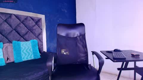 Snapshot of hilary_banks1 chatting on 10, 4, 2026 hilary banks online show from 10, 4, 2026