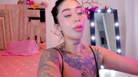 LUNA new account  FOLLOW ME online show from 6, 11, 2025