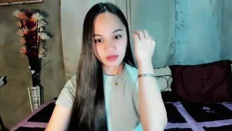 Snapshot of hilarymolly chatting on 1, 2, 2026 hilarymolly online show from 1, 2, 2026