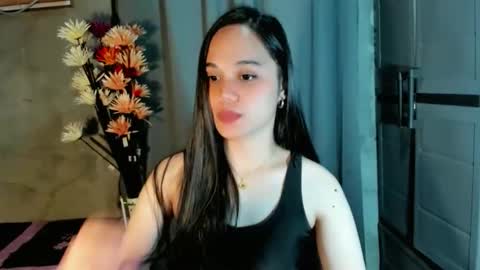 Snapshot of hilarymolly chatting on 3, 2, 2026 hilarymolly online show from 3, 2, 2026