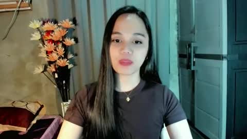 Snapshot of hilarymolly chatting on 2, 3, 2026 hilarymolly online show from 2, 3, 2026