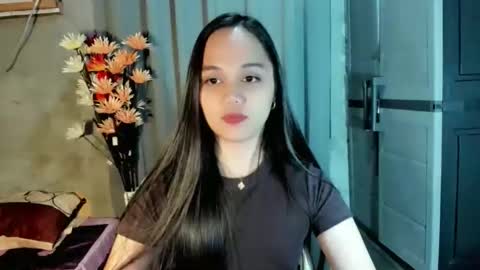 Snapshot of hilarymolly chatting on 2, 3, 2026 hilarymolly online show from 2, 3, 2026