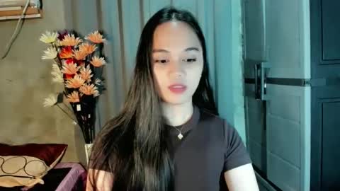 Snapshot of hilarymolly chatting on 3, 3, 2026 hilarymolly online show from 3, 3, 2026