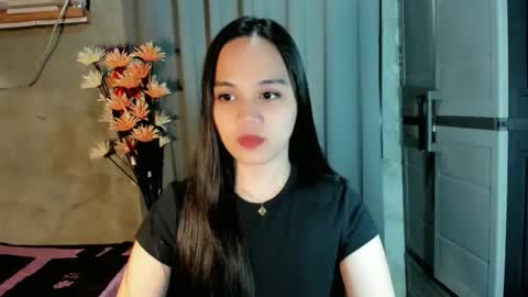 Snapshot of hilarymolly chatting on 9, 3, 2026 hilarymolly online show from 9, 3, 2026