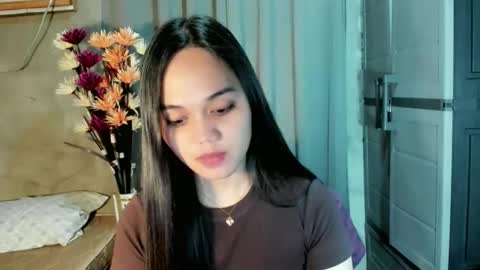 hilarymolly online show from 30, 4, 2026
