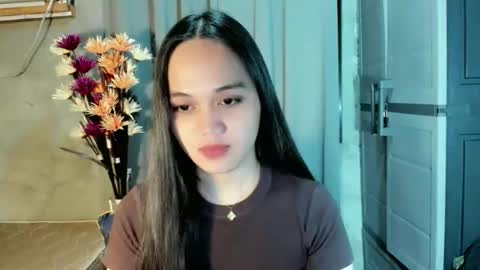 hilarymolly online show from 6, 5, 2026