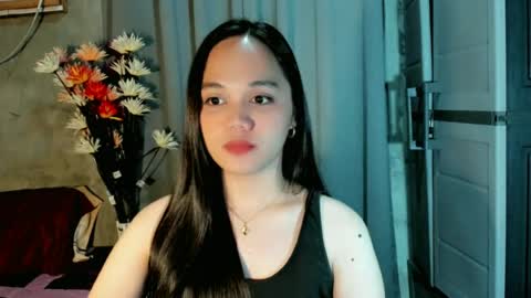 hilarymolly online show from 6, 7, 2026