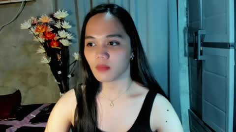 hilarymolly online show from 23, 7, 2026