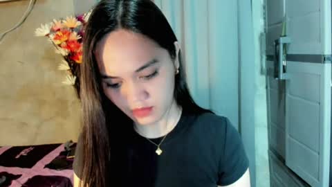 hilarymolly online show from 25, 7, 2026