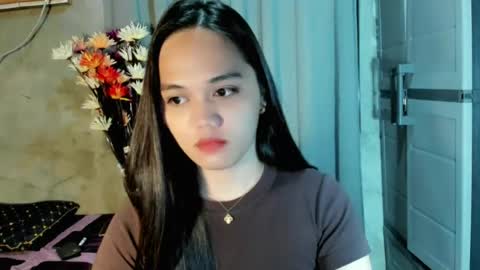 hilarymolly online show from 5, 8, 2026