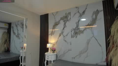 Hilary Thomsom online show from 9, 3, 2026