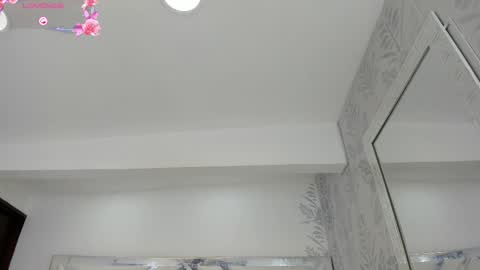 Hilary Thomsom online show from 18, 3, 2026