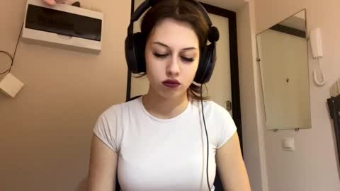 Snapshot of hildredmabray chatting on 3, 10, 2025 Hi Im Elizabeth online show from 3, 10, 2025