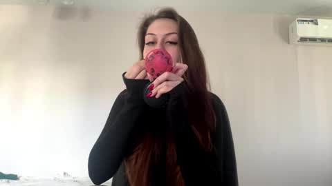 Snapshot of hildredmabray chatting on 21, 10, 2025 Hi Im Elizabeth online show from 21, 10, 2025