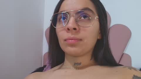 Snapshot of hillary_jones chatting on 2, 10, 2025 sarah online show from 2, 10, 2025