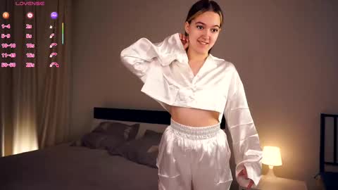 Snapshot of hip_hop_baby chatting on 20, 2, 2025 Leya Day Mary Night   PvT Open online show from 20, 2, 2025