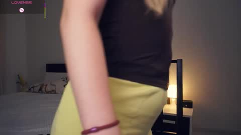 Snapshot of hip_hop_baby chatting on 8, 10, 2025 Leya Day Mary Night   PvT Open online show from 8, 10, 2025