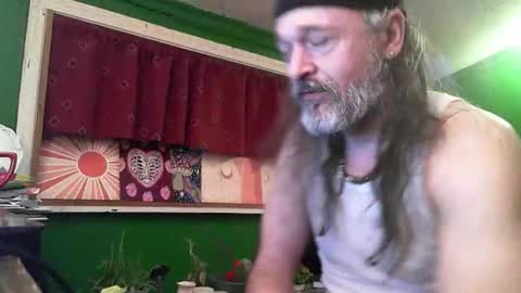 hippiedad333 online show from 24, 3, 2026