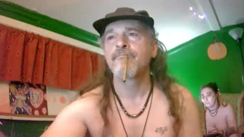 hippiedad333 online show from 10, 6, 2026