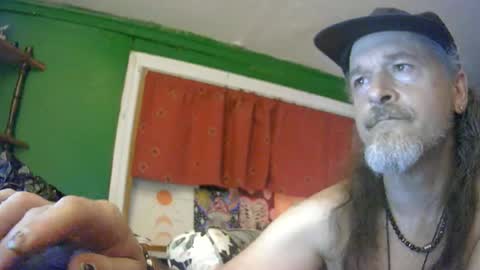hippiedad333 online show from 24, 6, 2026