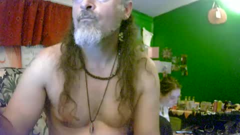 hippiedad333 online show from 7, 7, 2026