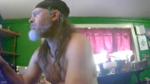 hippiedad333 online show from 27, 7, 2026