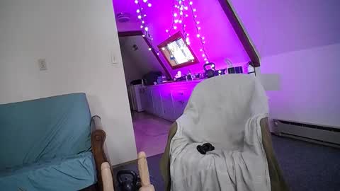 Hippie Jijm online show from 16, 2, 2025