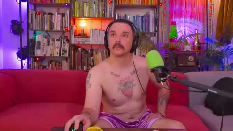 HipsterTrash Clark one half of Task Manager online show from 27, 6, 2026