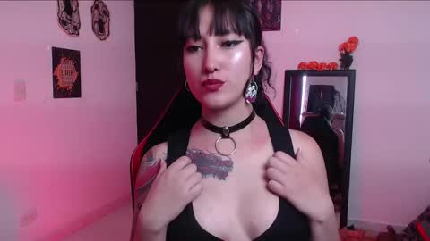 Hitomi Arata online show from 8, 9, 2025