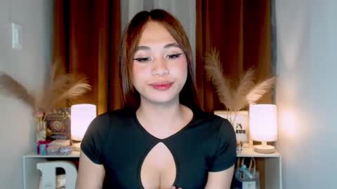hoelymarie online show from 28, 7, 2026