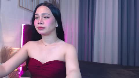 hoelymolly online show from 4, 2, 2026