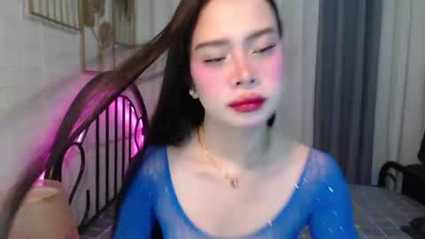 hoelymolly online show from 28, 6, 2026