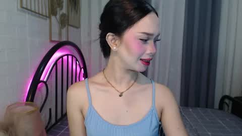 hoelymolly online show from 30, 6, 2026