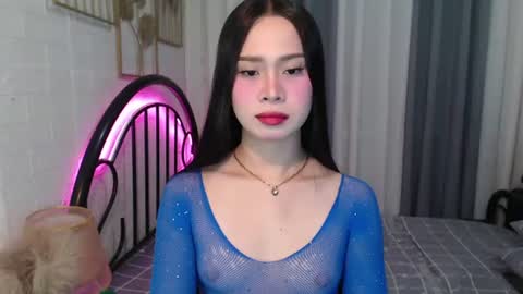 hoelymolly online show from 2, 7, 2026