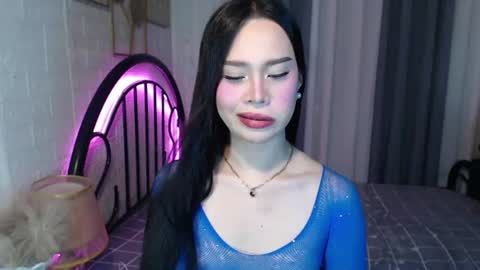 hoelymolly online show from 6, 7, 2026