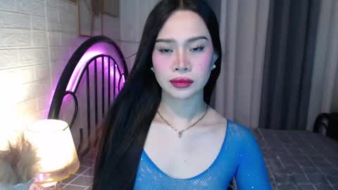 hoelymolly online show from 7, 7, 2026