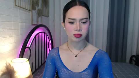 hoelymolly online show from 11, 7, 2026