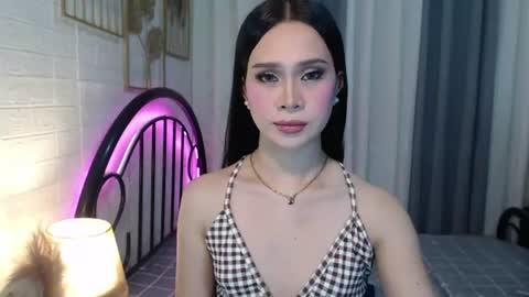 hoelymolly online show from 12, 7, 2026