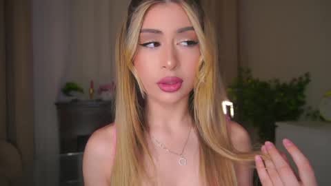 Moni Monica online show from 22, 4, 2026
