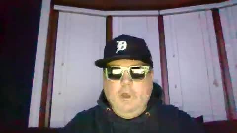 Snapshot of holden_minutz chatting on 26, 11, 2025 holden_minutz online show from 26, 11, 2025